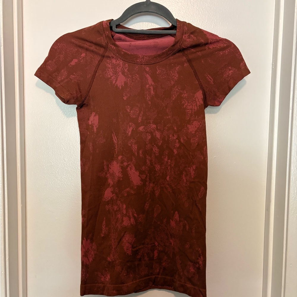 Lululemon Run Swiftly Tech Short Sleeve 2.0 Shirt Women’s Size 2 Brown Rose